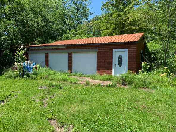 125 W Columbia St, Litchfield, IL 62056